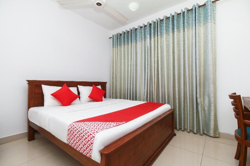 Oyo 126 Reliance Hotel Коломбо Экстерьер фото